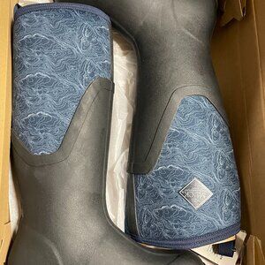 Women's Muck Boots- Arctic